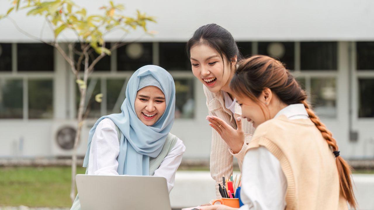 Strategi Sukses Mahasiswa: Menyeimbangkan Akademik, Organisasi, Dan Kehidupan Sehat