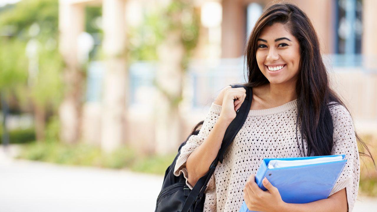 Mahasiswa Dan Peran Teknologi Digital Dalam Aktivitas Perkuliahan