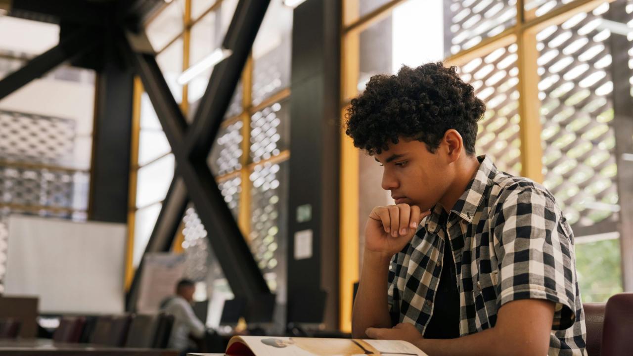 Mahasiswa Dan Peran Kampus Sebagai Ruang Tumbuh Akademik Dan Sosial