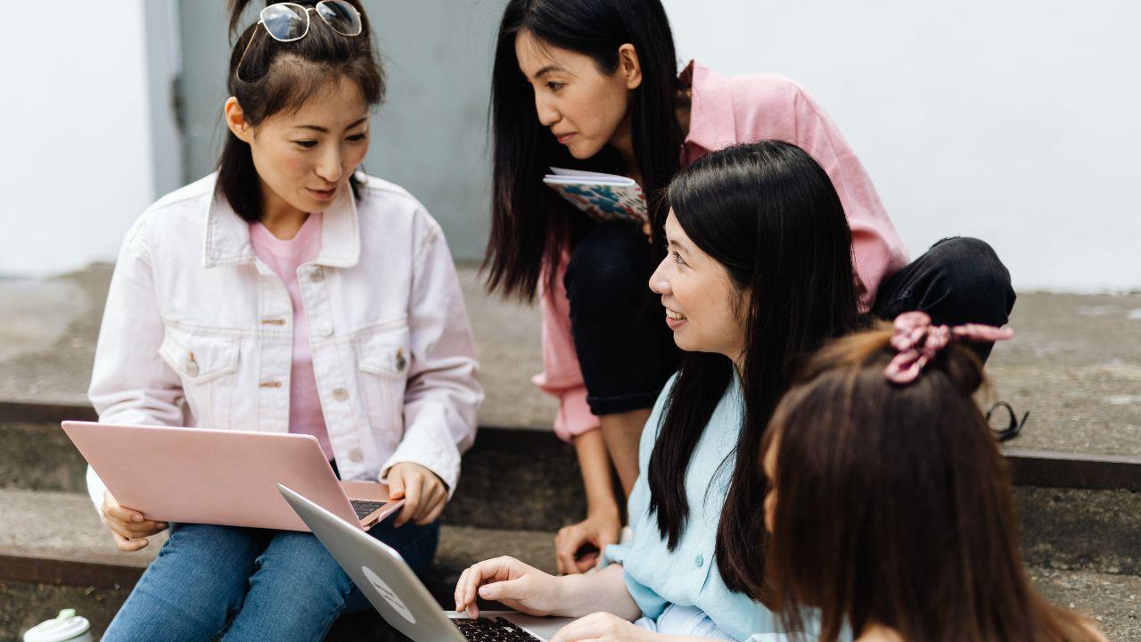 Mahasiswa Dan Tantangan Menghadapi Perubahan Peran Sosial Di Masa Kuliah