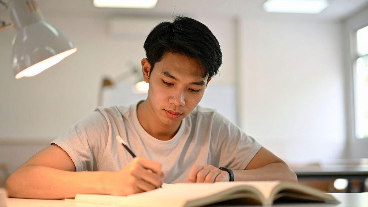 Mahasiswa Dan Tantangan Menjaga Konsistensi Dalam Proses Pengembangan Diri