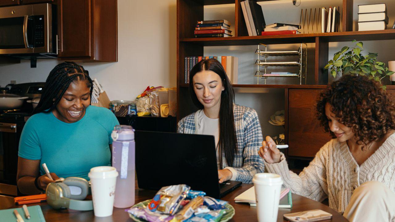 Mahasiswa Dan Tantangan Mengelola Waktu Antara Kuliah Dan Aktivitas Nonakademik