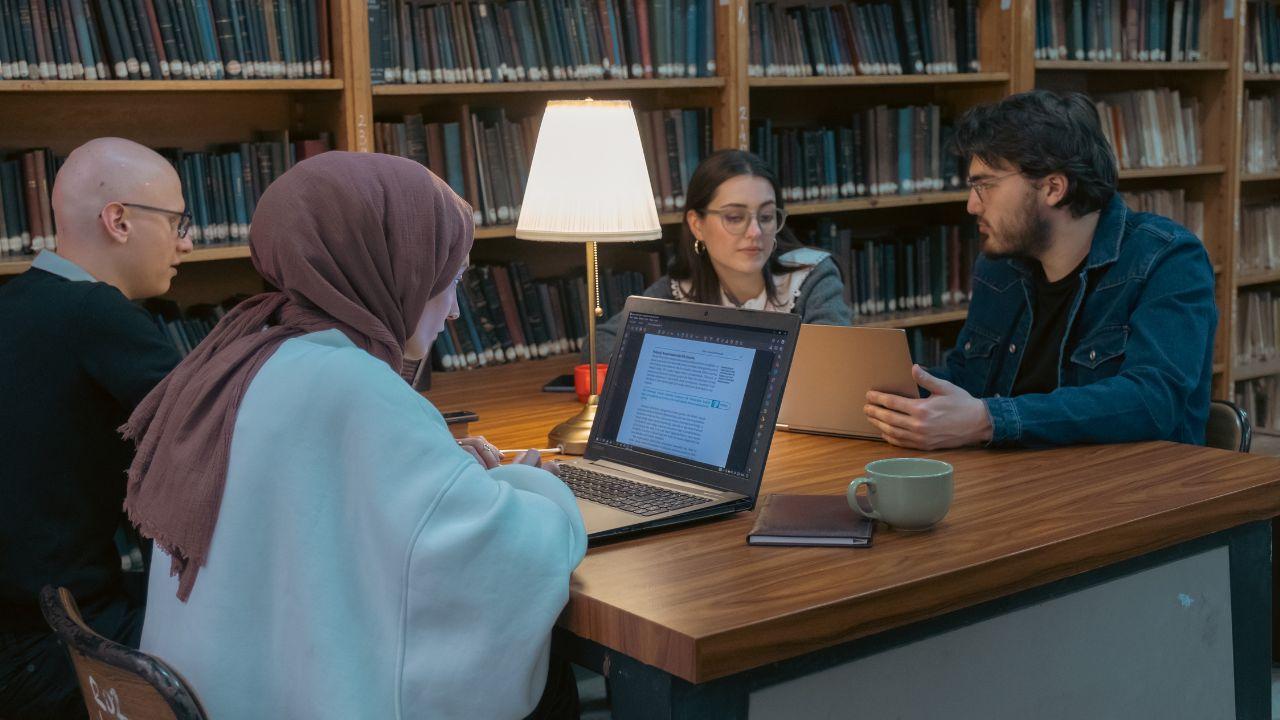 Mahasiswa Dan Dinamika Organisasi Kemahasiswaan Di Indonesia