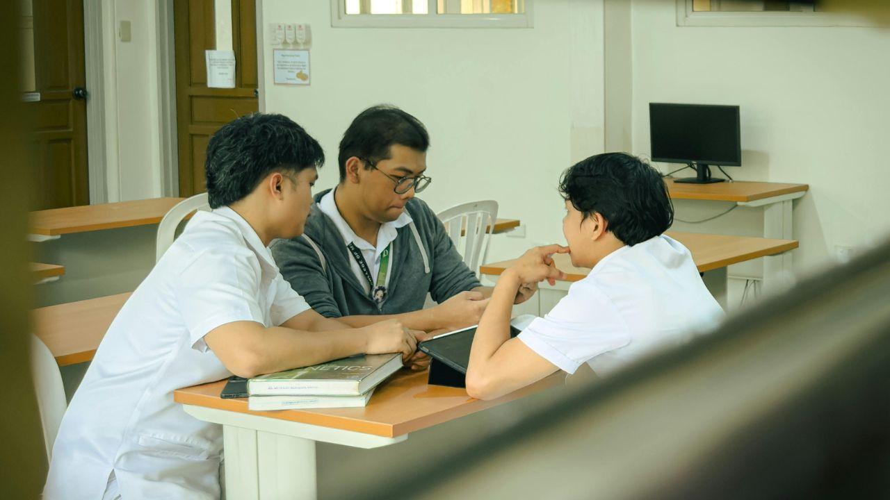 Hubungan Dosen Dan Mahasiswa Dalam Menciptakan Lingkungan Akademik Sehat