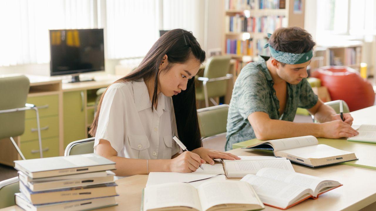 Mahasiswa Dan Adaptasi Terhadap Sistem Pembelajaran Di Perguruan Tinggi