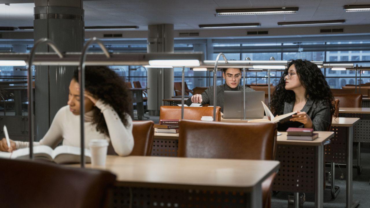 Mahasiswa Dan Pentingnya Kemampuan Berpikir Kritis Dalam Dunia Akademik