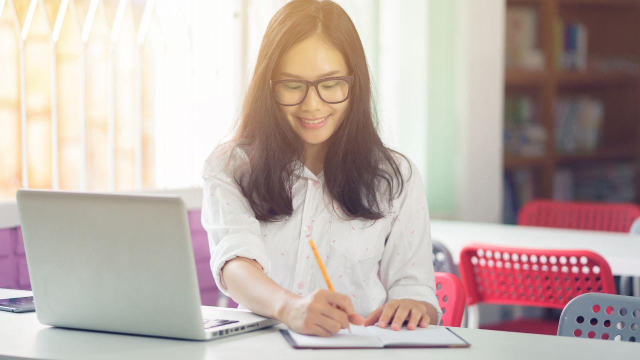 Mahasiswa Dan Peran Kampus Dalam Membentuk Karakter Dan Nilai Kebangsaan
