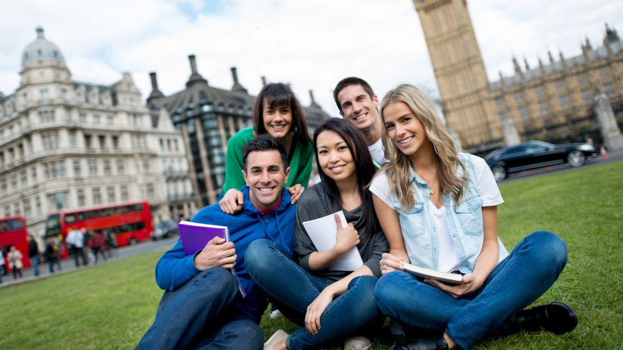 Mahasiswa Dan Peran Diskusi Akademik Dalam Meningkatkan Kualitas Pembelajaran