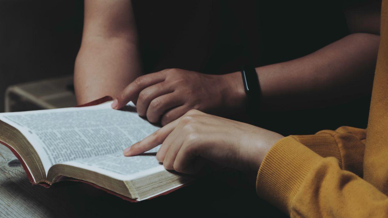 Mahasiswa Dan Tantangan Menjaga Keseimbangan Akademik Dan Kehidupan Pribadi