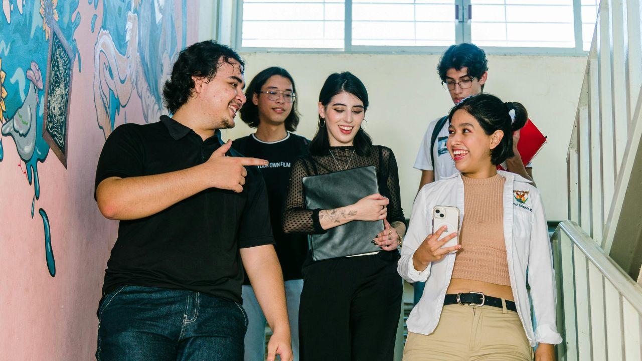 Mahasiswa Indonesia Dan Tantangan Menjaga Keseimbangan Akademik Serta Kehidupan Pribadi