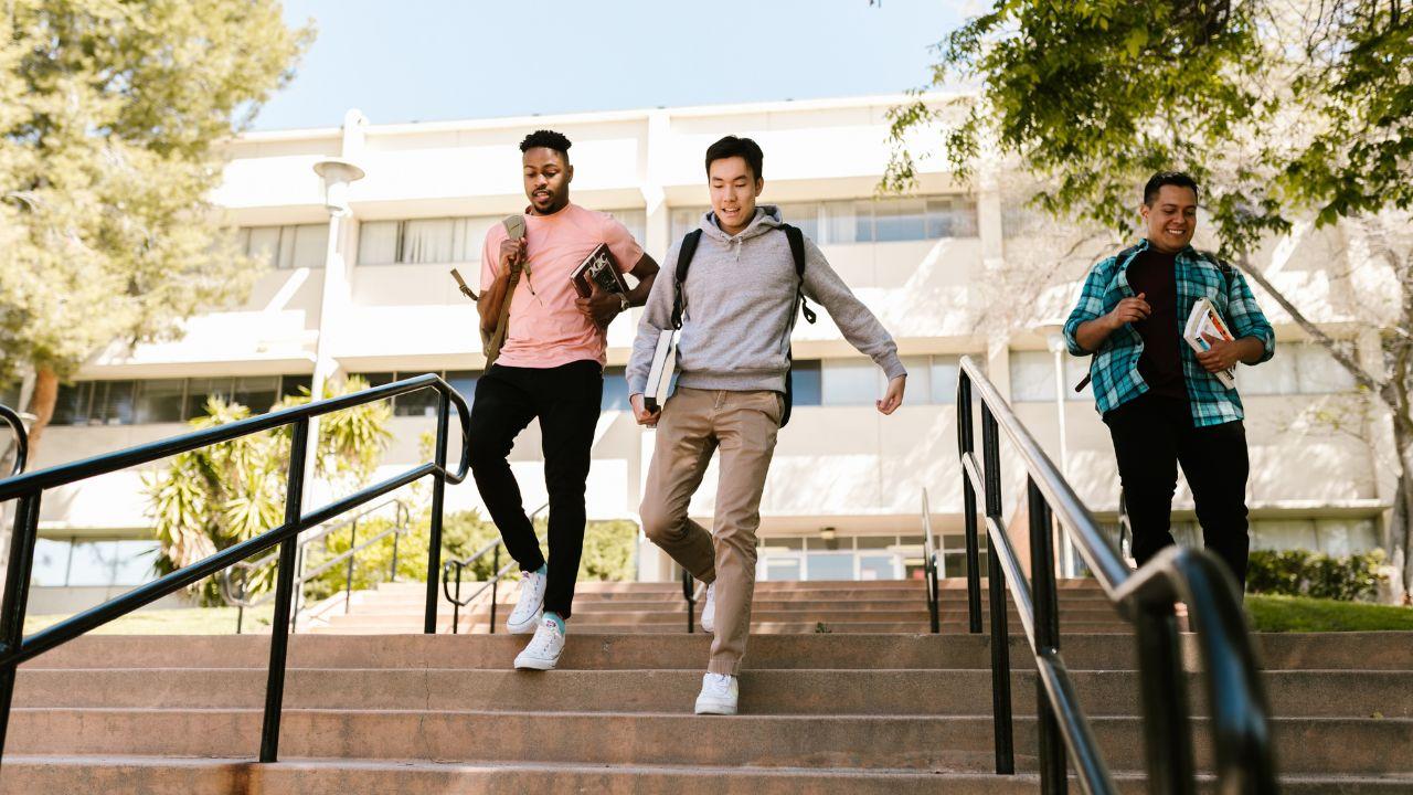 Mahasiswa Indonesia Dan Pentingnya Kemandirian Dalam Kehidupan Kampus