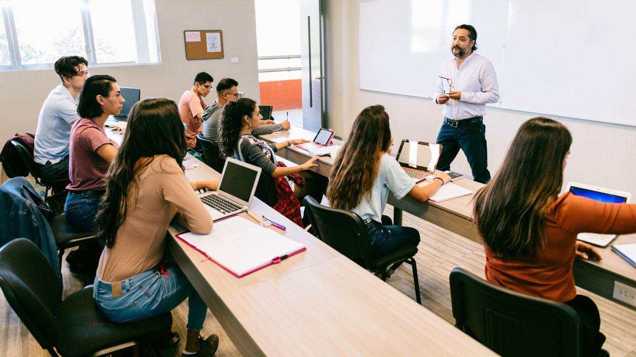 Mahasiswa Indonesia Dan Peran Literasi Digital Dalam Pembelajaran Modern