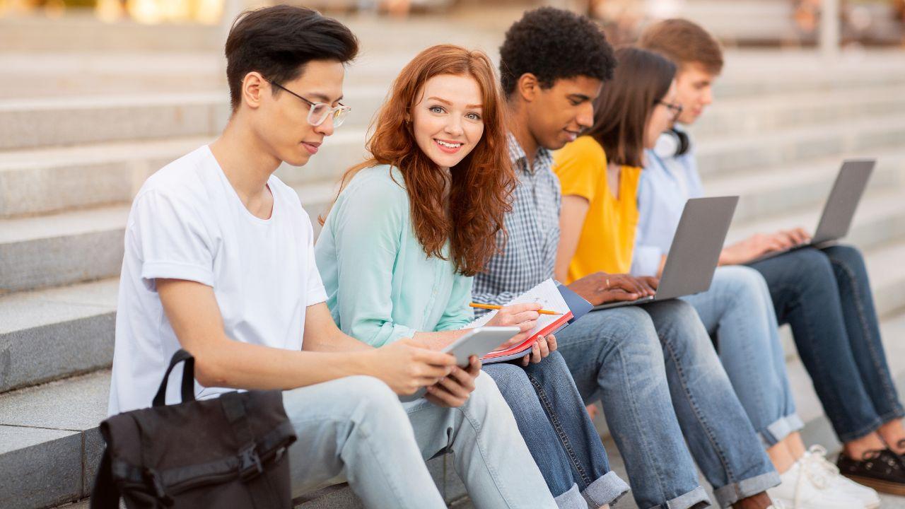 Mahasiswa Indonesia Di Tengah Dinamika Pendidikan Tinggi Modern