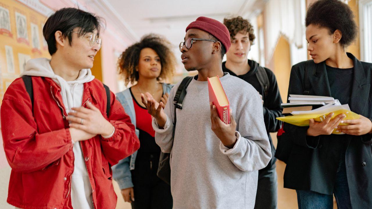 Mahasiswa Indonesia Dan Kontribusi Universitas Dalam Penguatan Pengabdian Kepada Masyarakat