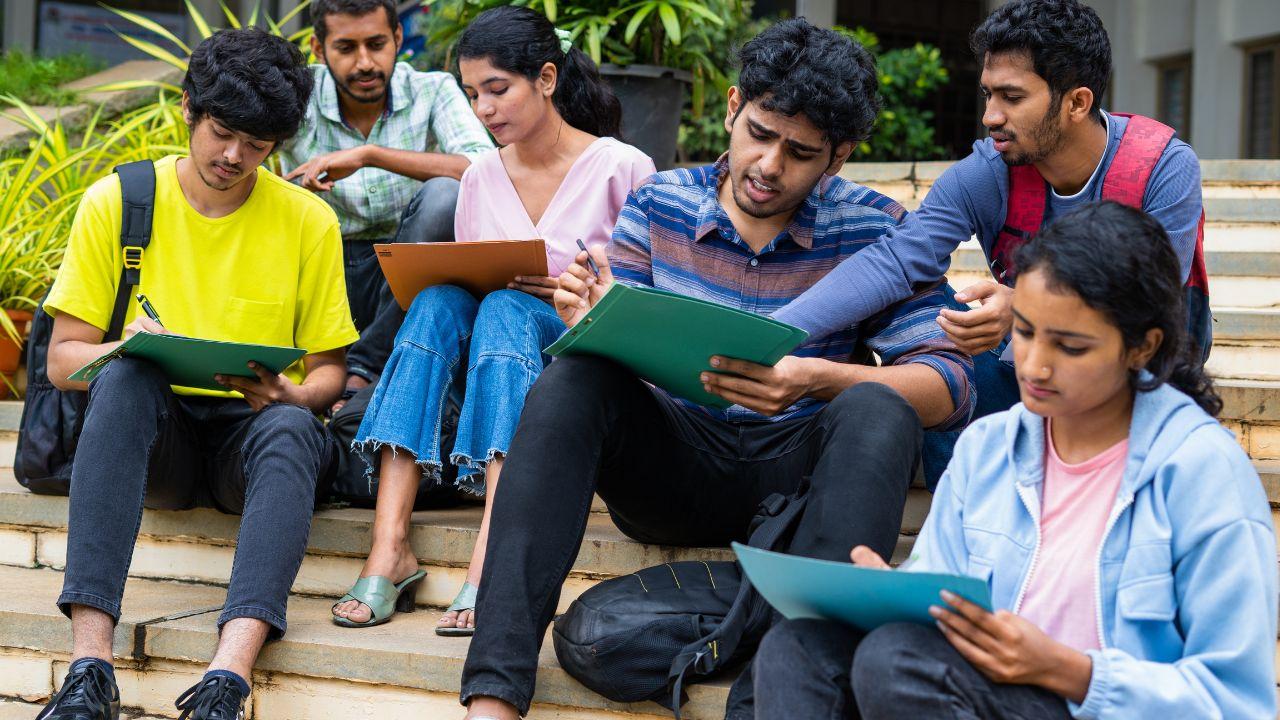 Mahasiswa Indonesia Dan Transformasi Kurikulum Di Perguruan Tinggi