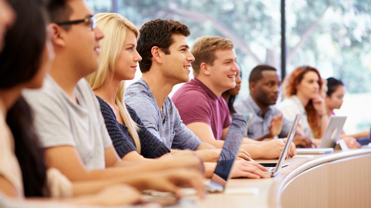 Mahasiswa Dan Pentingnya Rasa Tanggung Jawab Sosial Di Lingkungan Kampus