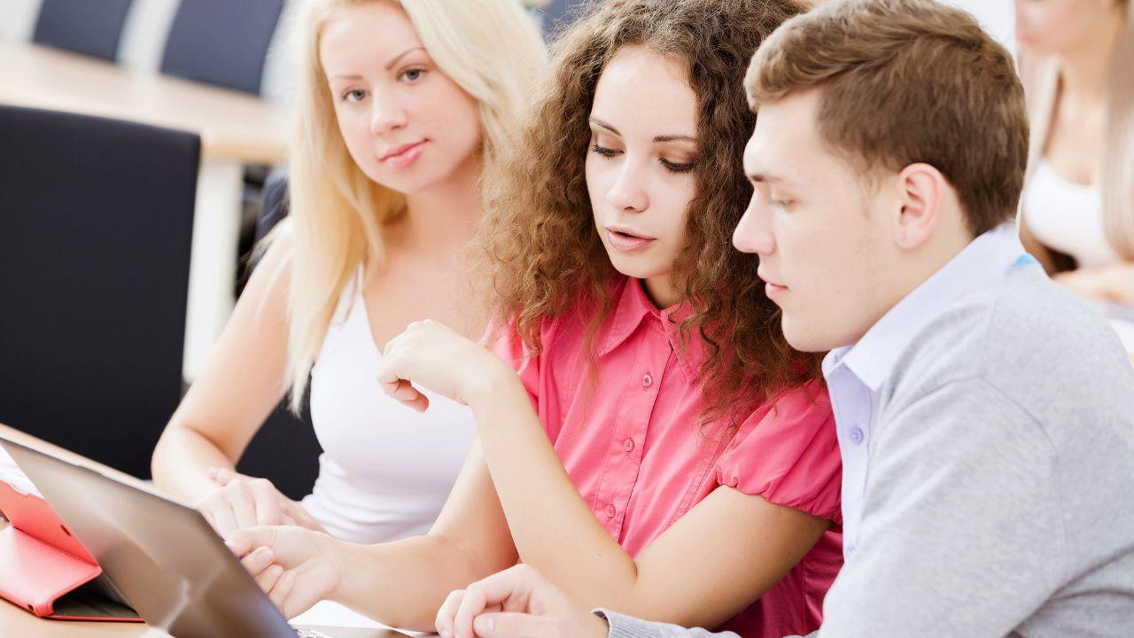 Mahasiswa Dan Peran Kampus Dalam Menumbuhkan Jiwa Kepemimpinan