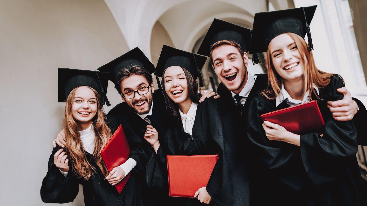 Mahasiswa Sebagai Agen Perubahan Dalam Sistem Pendidikan Tinggi Indonesia