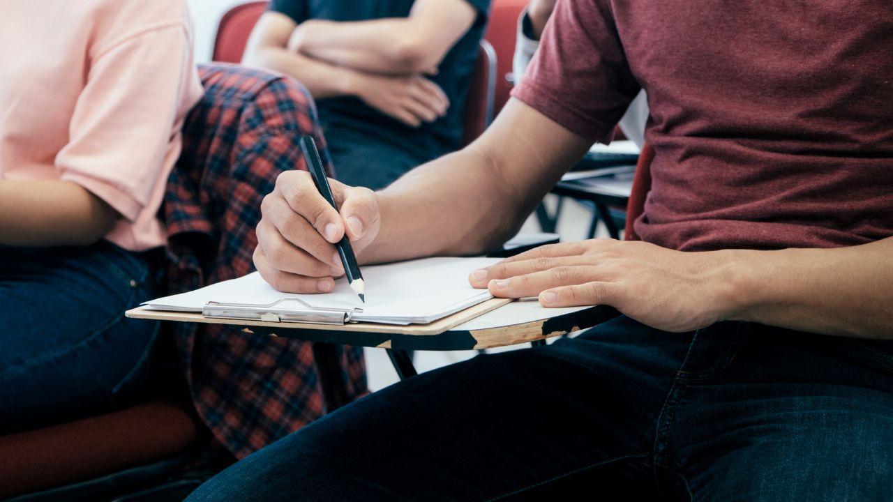 Mahasiswa Di Tengah Perubahan Paradigma Pendidikan Tinggi Indonesia