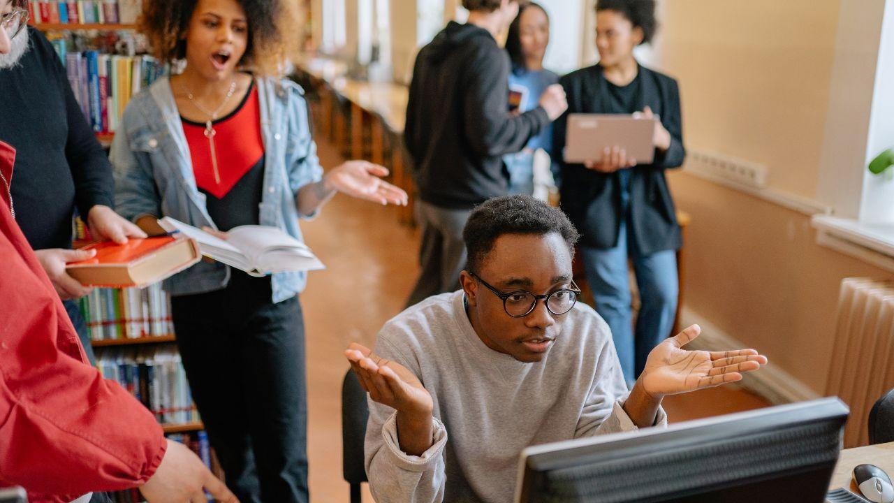 Peran Universitas Dalam Mewujudkan Lingkungan Belajar Yang Mendukung Mahasiswa