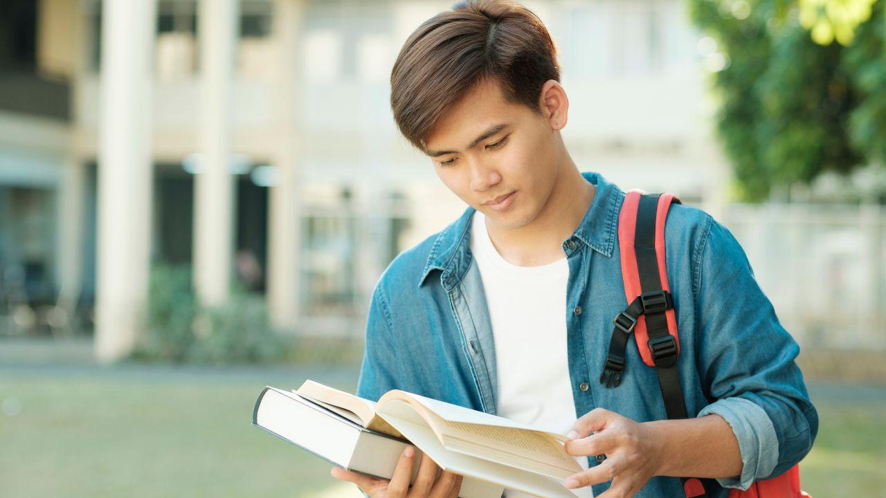 Mahasiswa Inspiratif: Membangun Karakter, Akademik, Dan Kepedulian Sosial