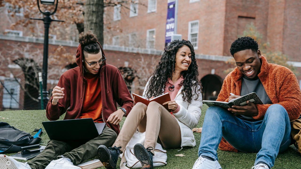 Menjadi Pembelajar Seumur Hidup: Semangat Intelektual Di Dunia Perguruan Tinggi