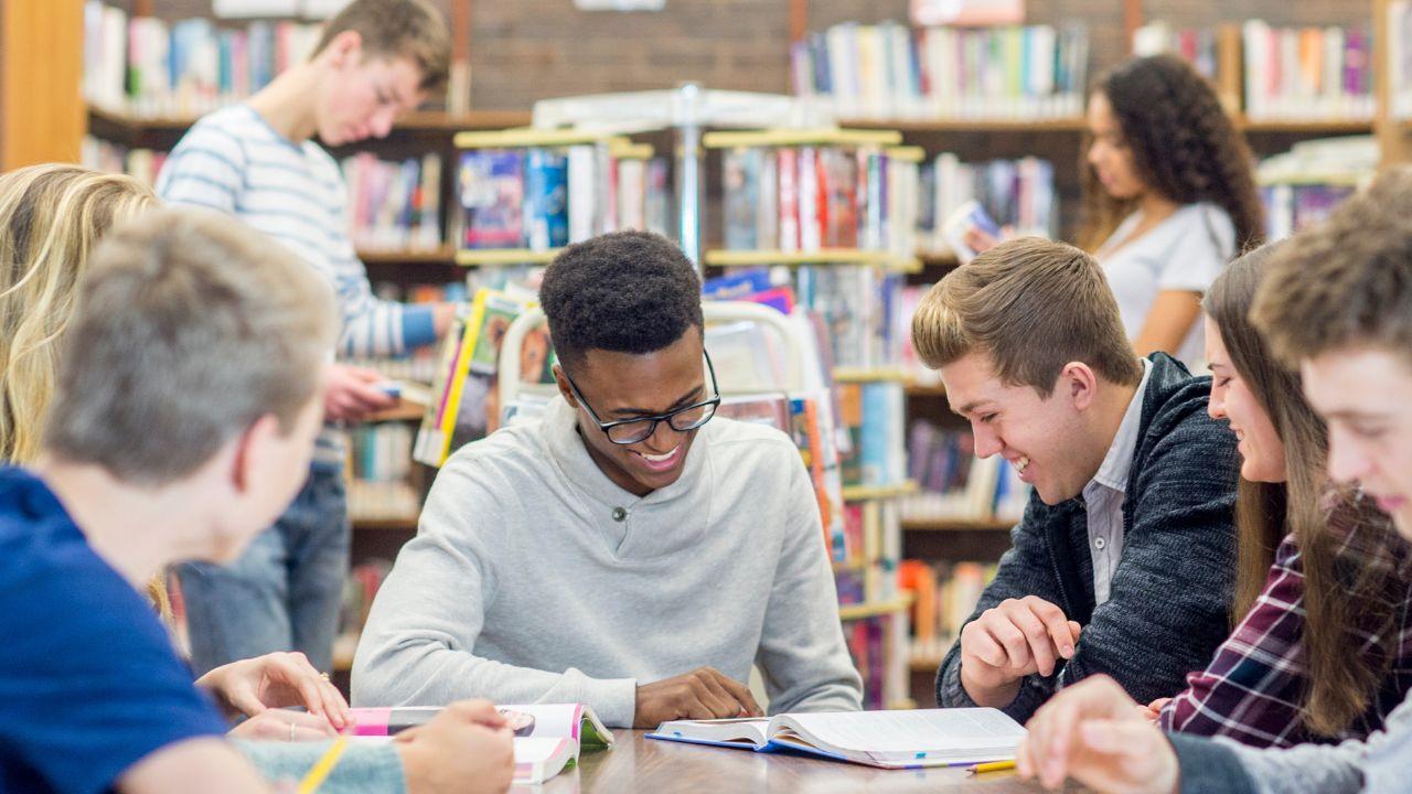 Dari Kampus Untuk Bangsa: Peran Mahasiswa Dalam Mewujudkan Pendidikan Tinggi Yang Inklusif Dan Berkualitas