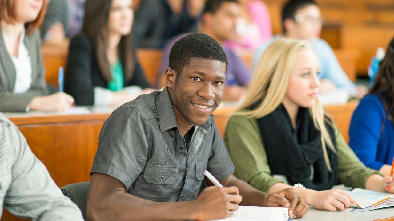 Menjadi Mahasiswa Berdaya: Sinergi Kurikulum, Karakter, Dan Inklusivitas Di Perguruan Tinggi Indonesia