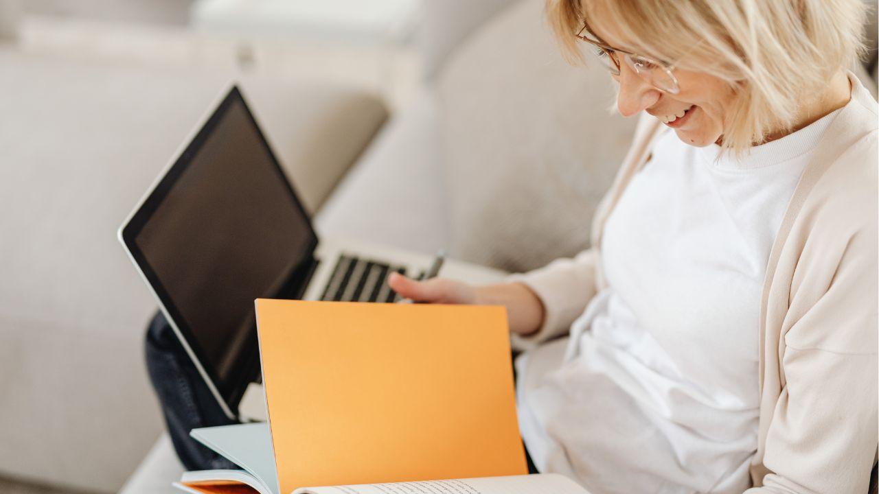 Menyongsong Dunia Kerja: Strategi Mahasiswa Mempersiapkan Karier Sejak Di Bangku Kuliah