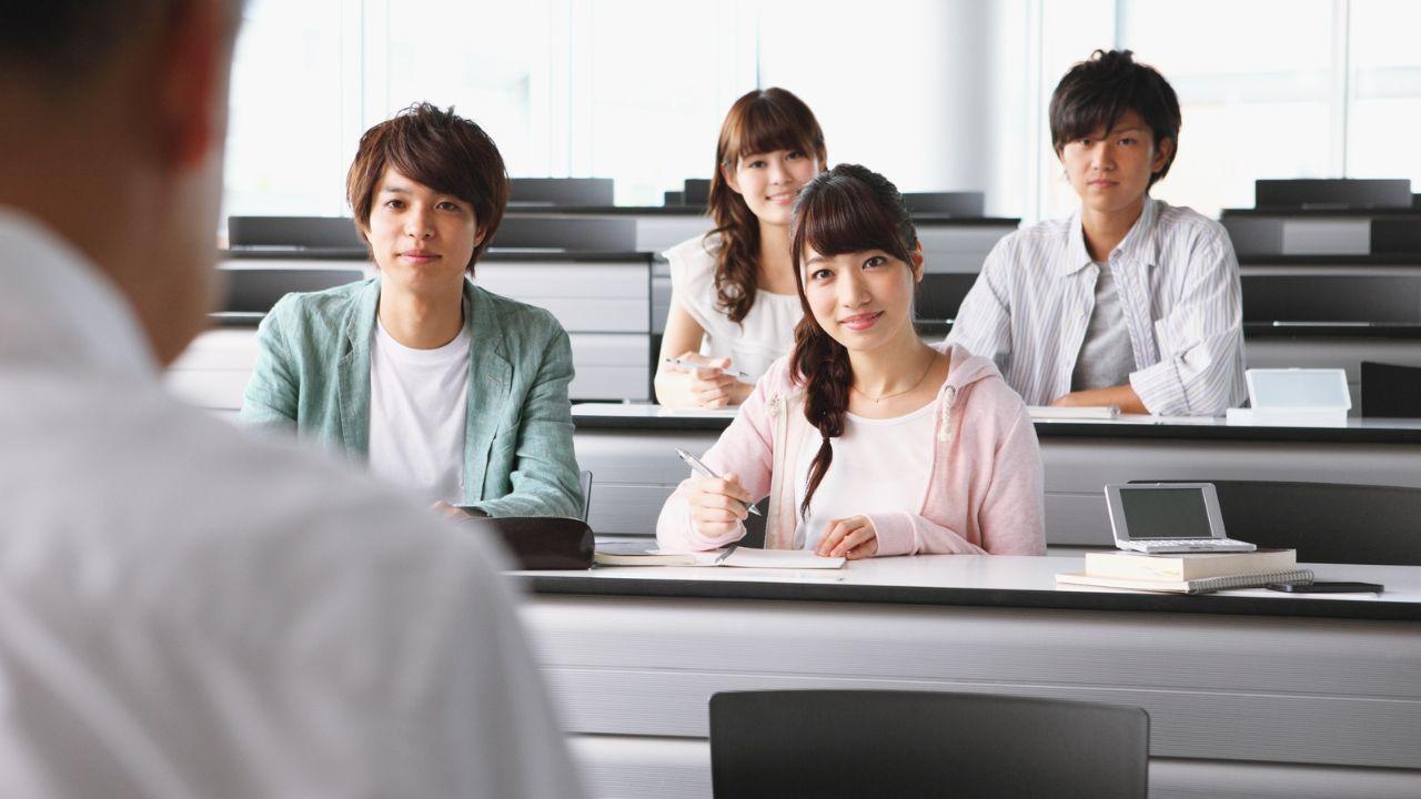 Mahasiswa Dan Penguatan Literasi Akademik Di Perguruan Tinggi