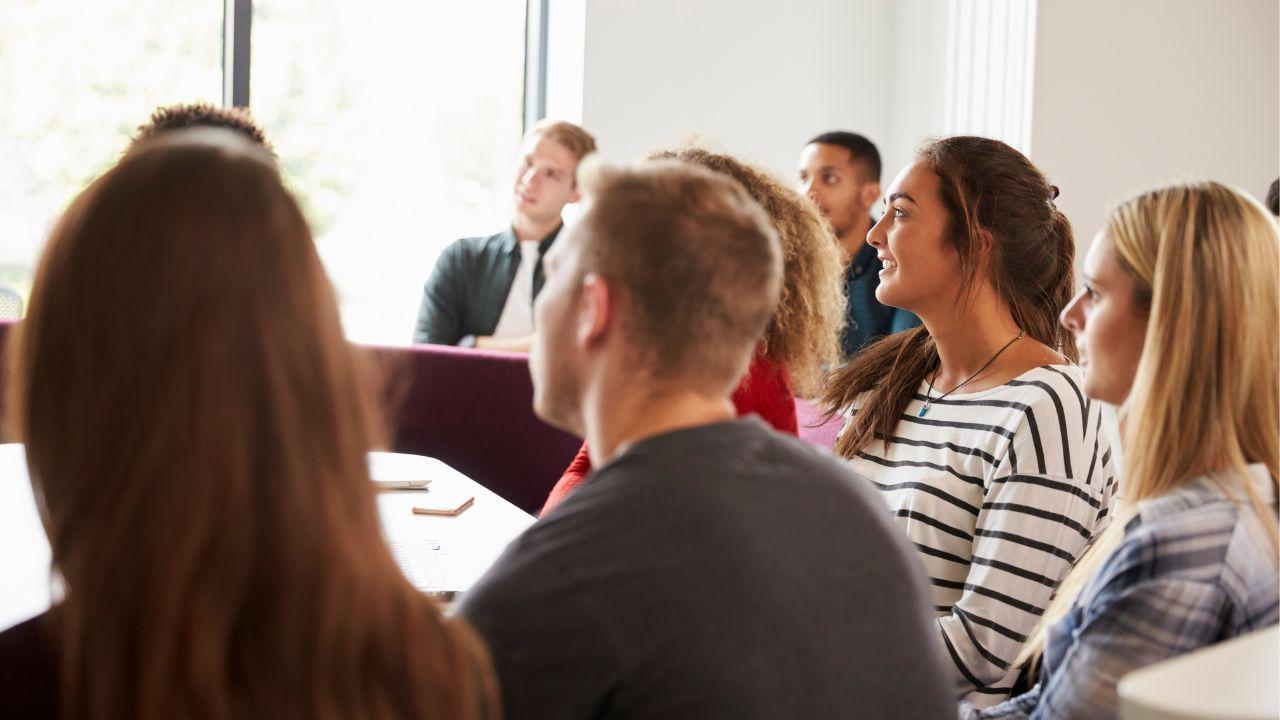 Mahasiswa Dan Proses Menemukan Jati Diri Di Lingkungan Universitas