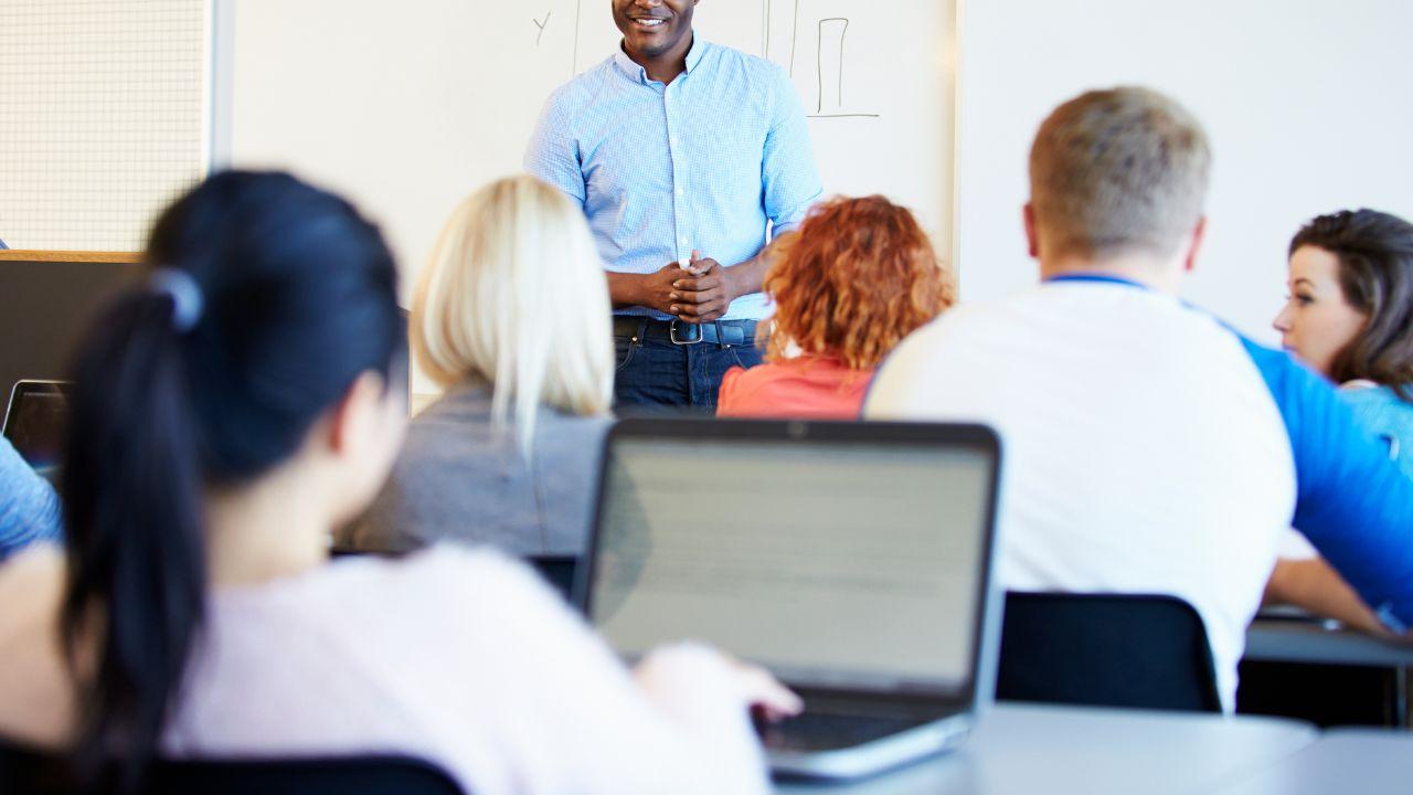 Kehidupan Mahasiswa Perantau Dan Proses Adaptasi Di Universitas Indonesia