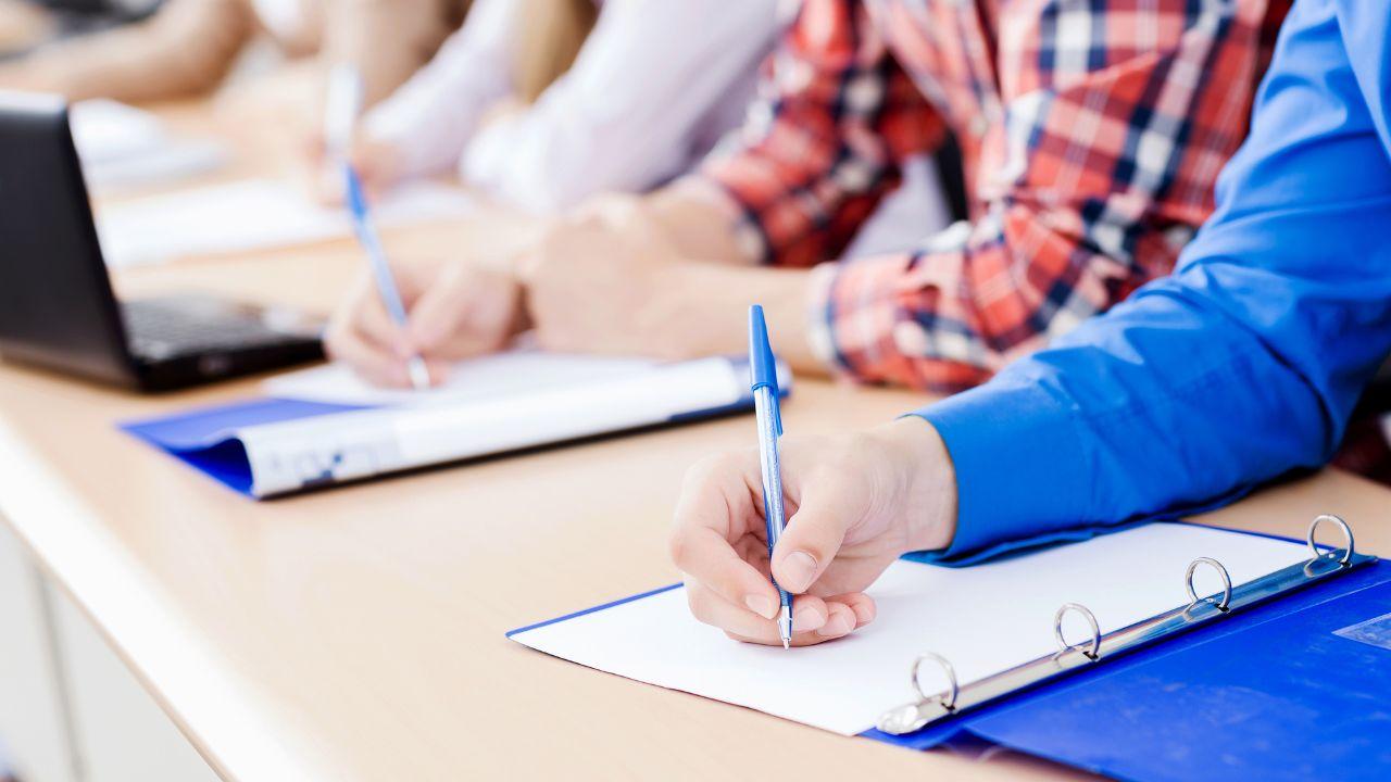 Keseimbangan Hidup Mahasiswa Antara Prestasi Akademik Dan Kesejahteraan Pribadi