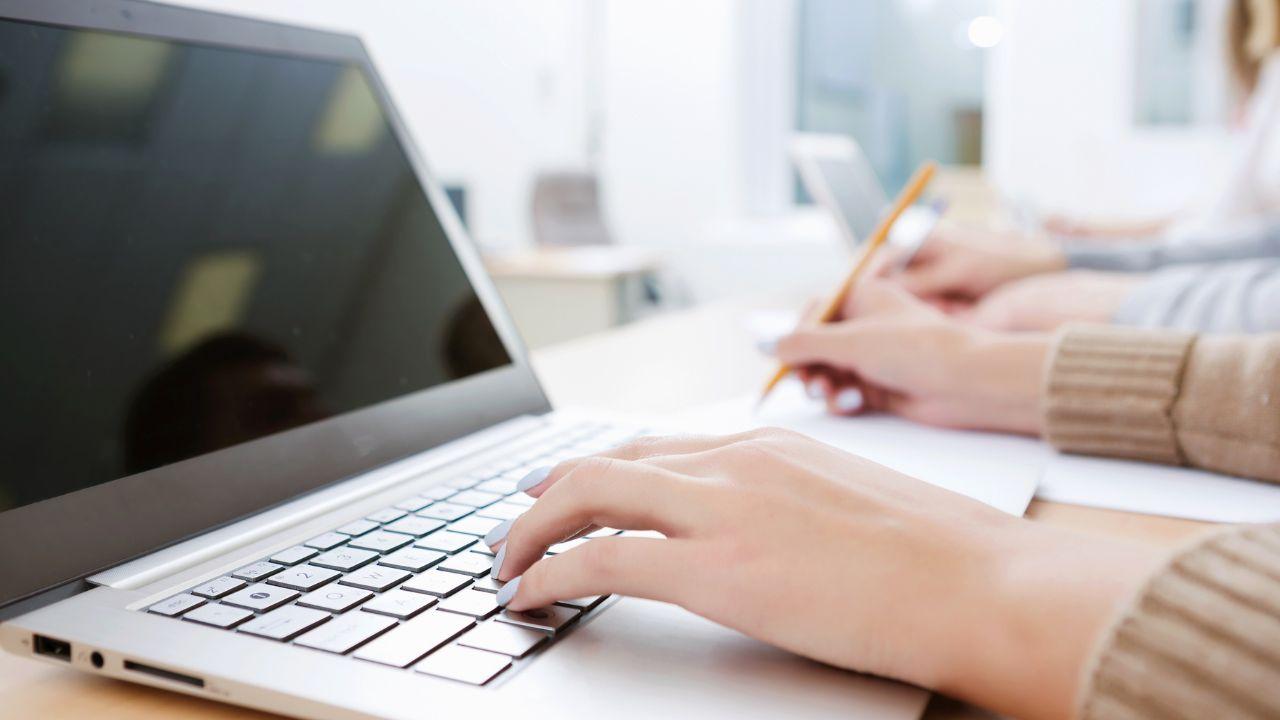 Menjalani Hari-Hari Sebagai Mahasiswa Indonesia: Antara Tanggung Jawab Dan Pencarian Jati Diri