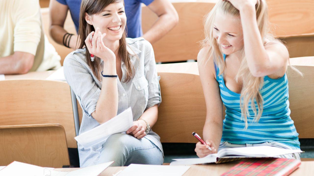 Mahasiswa Dan Kemandirian Finansial: Dampaknya Terhadap Akademik Dan Kesehatan