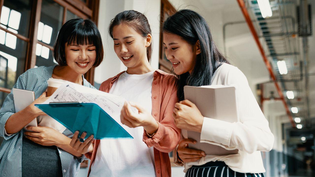 Mahasiswa Dan Kampus Sebagai Ruang Pembentukan Intelektual Dan Kepribadian