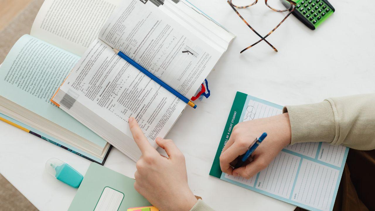 Mahasiswa Dan Literasi Digital Dalam Menghadapi Transformasi Pendidikan Tinggi