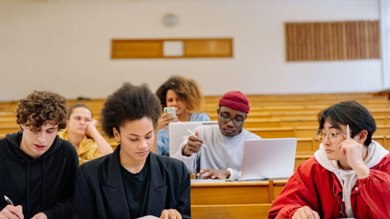 Mahasiswa Dan Pembelajaran Kolaboratif Dalam Meningkatkan Kualitas Akademik