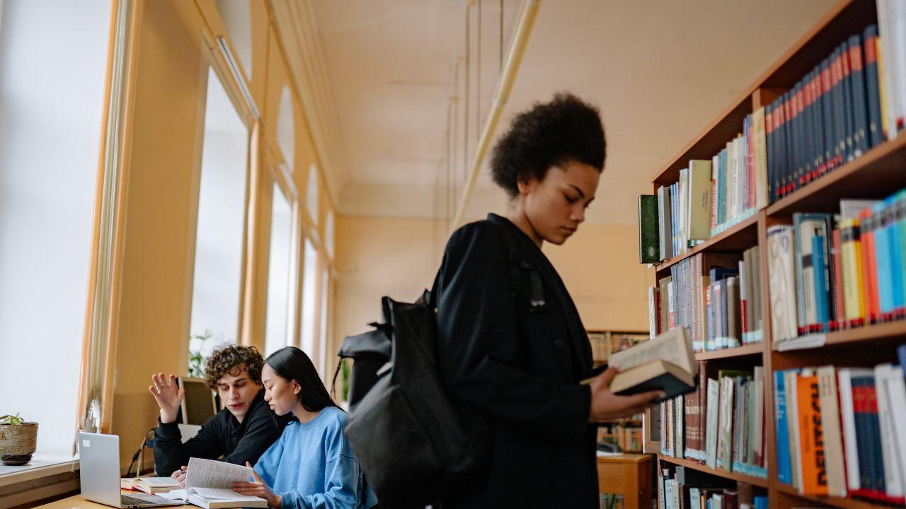 Mahasiswa Dan Pengelolaan Waktu Sebagai Kunci Keberhasilan Studi