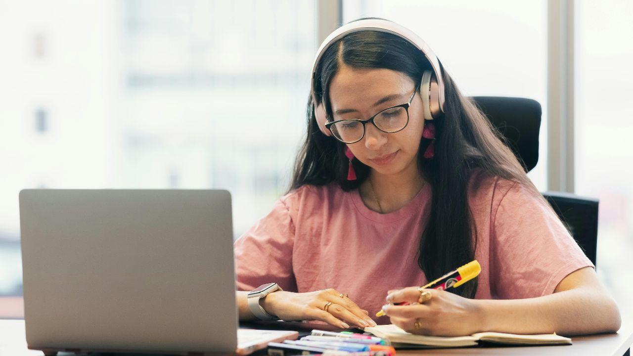 Mahasiswa Dan Pembentukan Etos Belajar Di Lingkungan Perguruan Tinggi