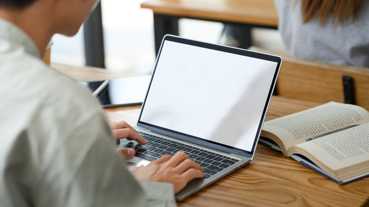 Mahasiswa Dan Tantangan Pendidikan Tinggi Di Indonesia Pada Era Perubahan