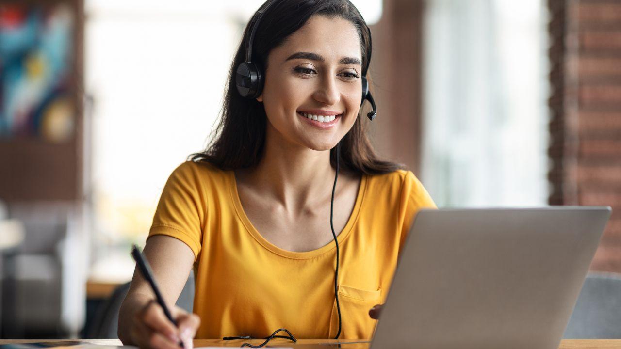 Mahasiswa Dan Literasi Akademik: Fondasi Berpikir Kritis Di Perguruan Tinggi