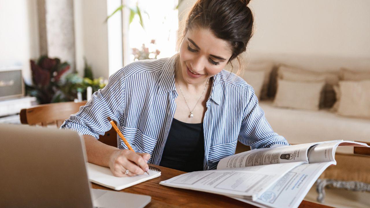 Mahasiswa Dan Adaptasi Kurikulum: Menjawab Tantangan Dunia Yang Terus Berubah