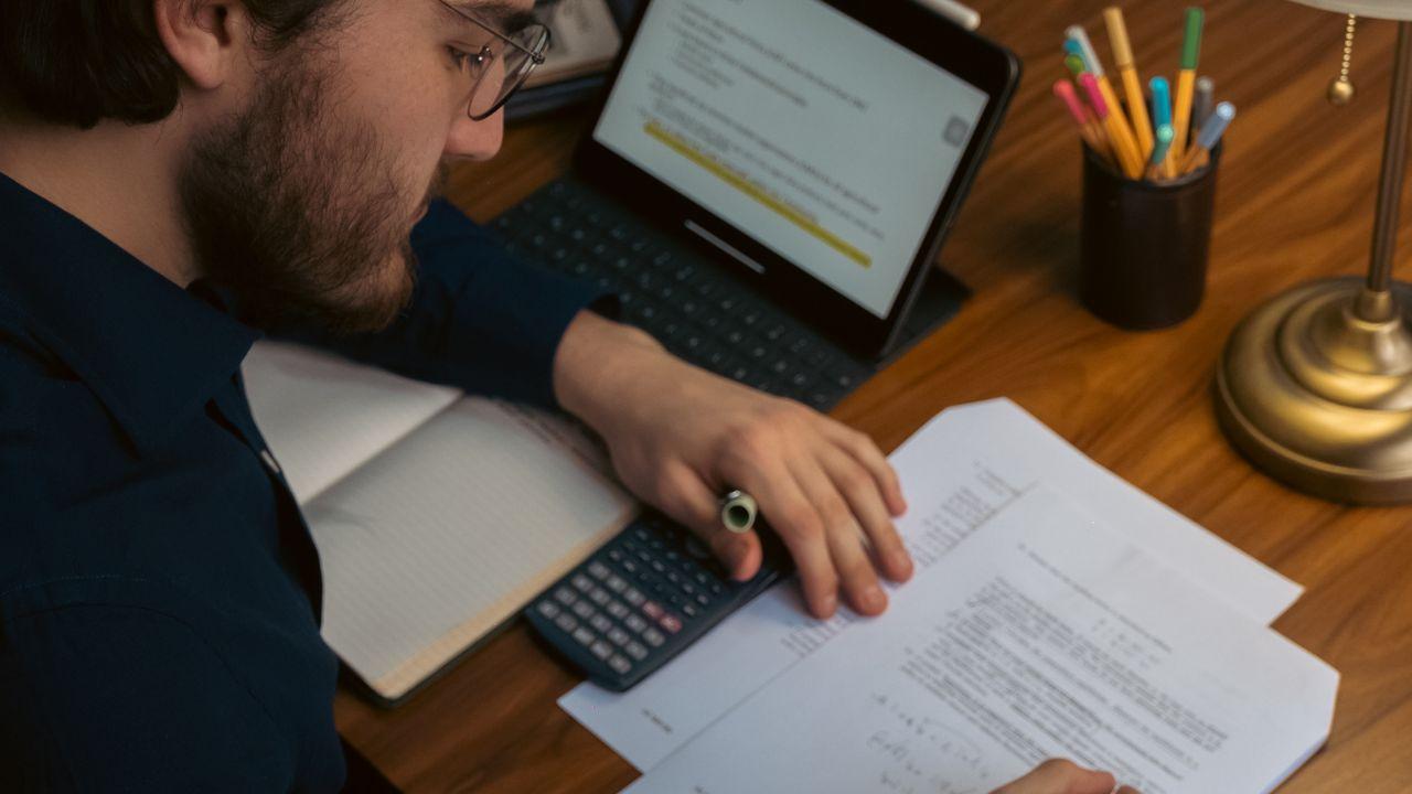 Mahasiswa Dan Kesehatan Mental: Tantangan Dan Peran Perguruan Tinggi Di Indonesia