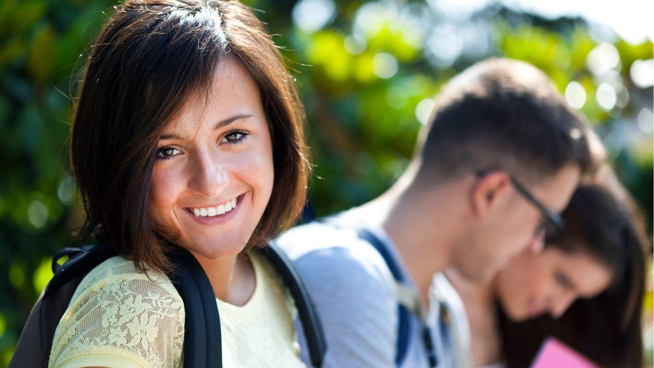 Mahasiswa Dan Tanggung Jawab Akademik: Menyeimbangkan Prestasi, Kehidupan Sosial, Dan Kesehatan