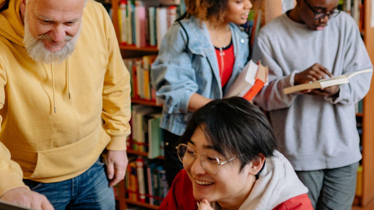 Mahasiswa Dan Tantangan Kehidupan Sehari-hari: Menjaga Akademik, Sosial, Dan Kesehatan Di Masa Studi