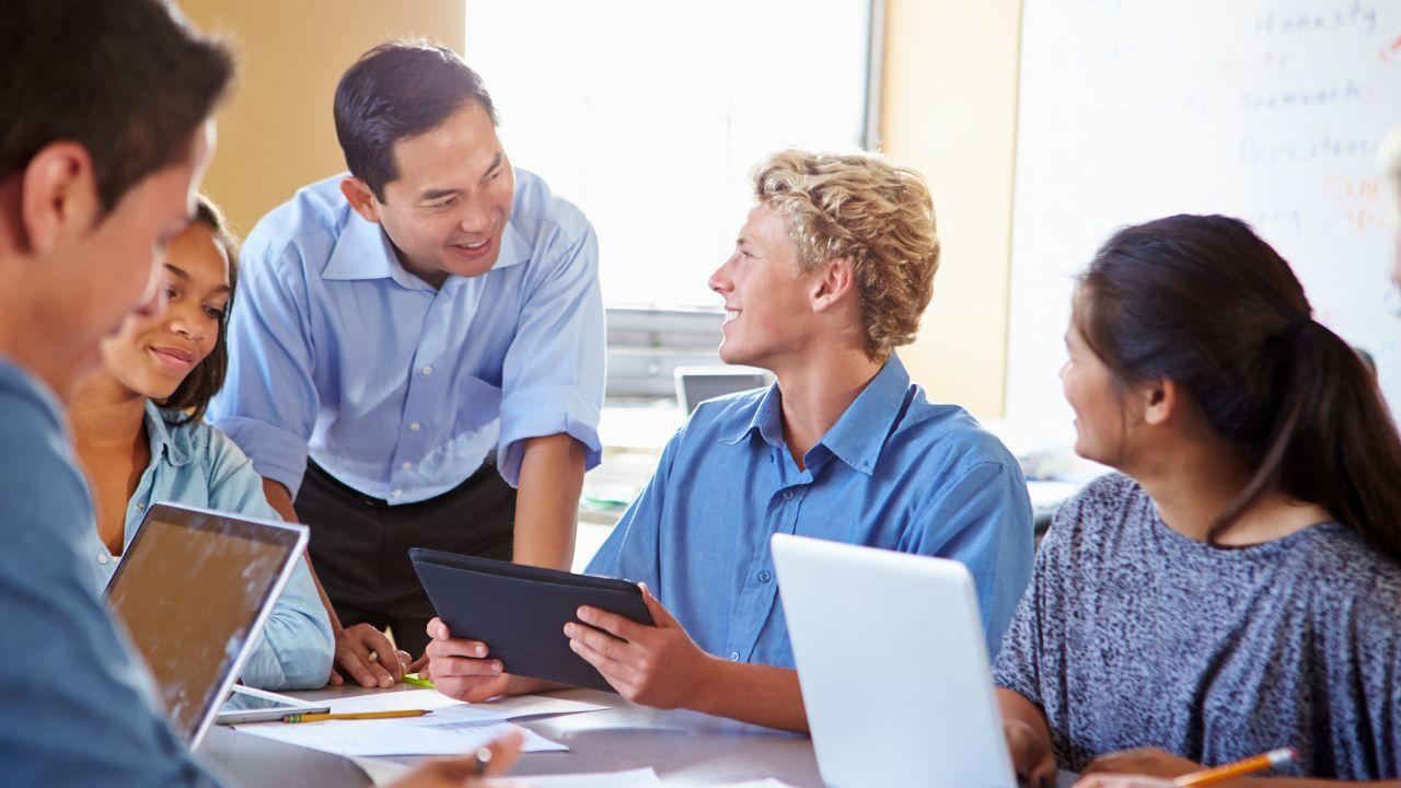 Makna Kesuksesan Mahasiswa: Antara Prestasi Akademik Dan Kesejahteraan Diri