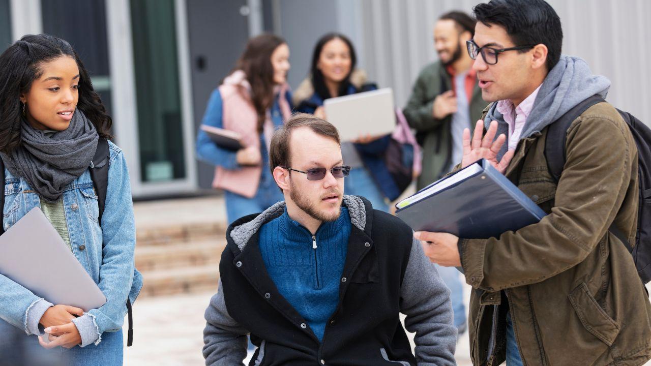 Mahasiswa Dan Dinamika Pendidikan Tinggi Di Indonesia: Kurikulum, Karakter, Dan Inklusivitas
