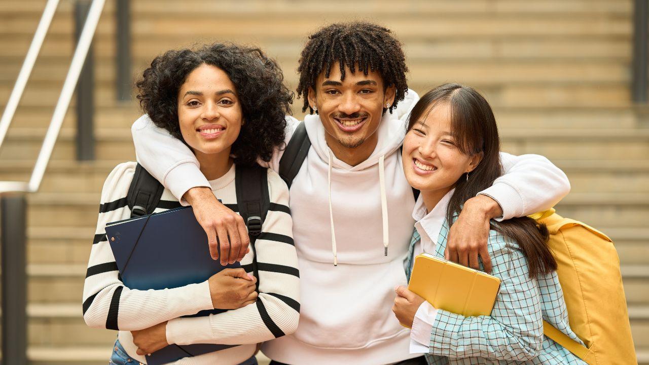 Mahasiswa Dan Transformasi Pendidikan Tinggi: Menyatukan Akademik, Karakter, Dan Inklusivitas