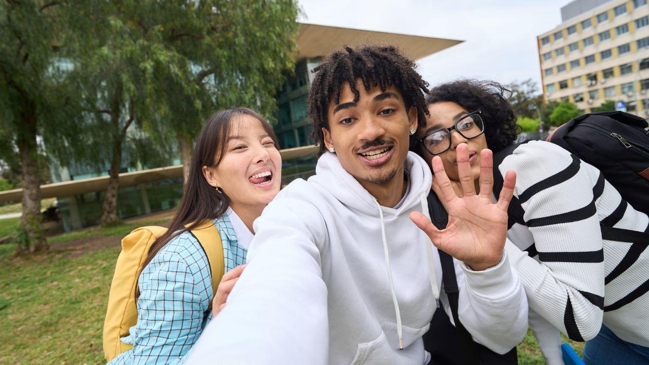 Membangun Mahasiswa Berdaya Saing Melalui Kurikulum, Karakter, Dan Pendidikan Inklusif Di Perguruan Tinggi